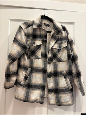 Love Tree Black and Cream Plaid Sherpa-Lined Utility Shacket